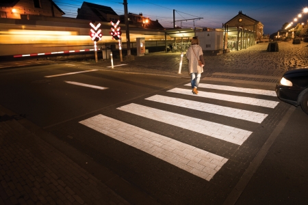 Passage piéton réfléchissant environnement du gare Berlaar